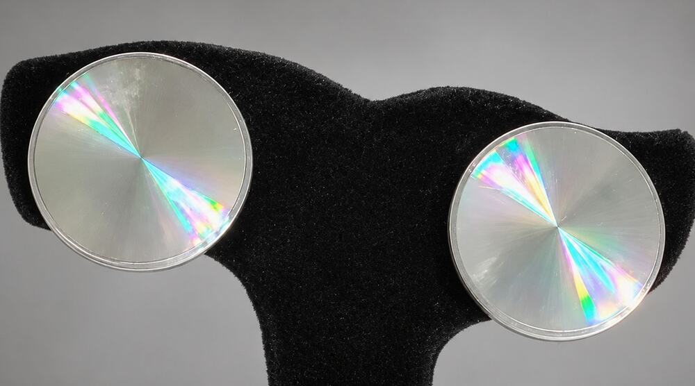 Vintage Shiny Atomic Lucite Silver Scew back Earrings‎ 1" Metallic sb-